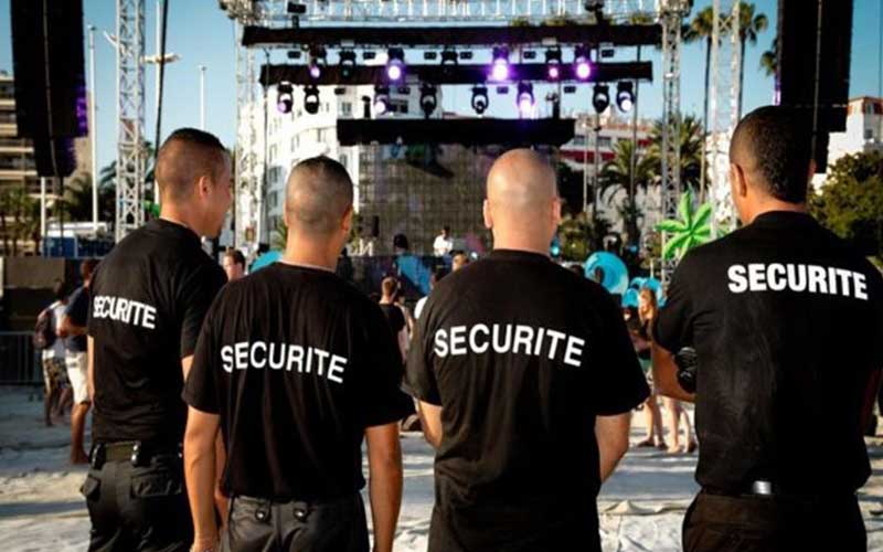Sécurité événementielle à Casablanca Pourquoi une simple équipe de gardiennage ne suffit pas